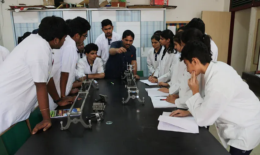How International Curriculum Schools Prepare Students for Global Careers | Glendale India